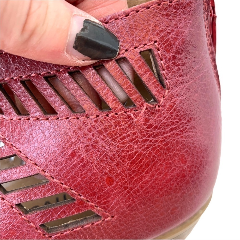 Comfortiva Riley Open Toe Red Leather Laser Cutout Detailed Boho Sandals Size 6 - Picture 15 of 16